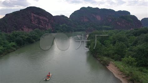 依山傍水 意思|依山傍水的意思,依山傍水的出处、用法、接龙